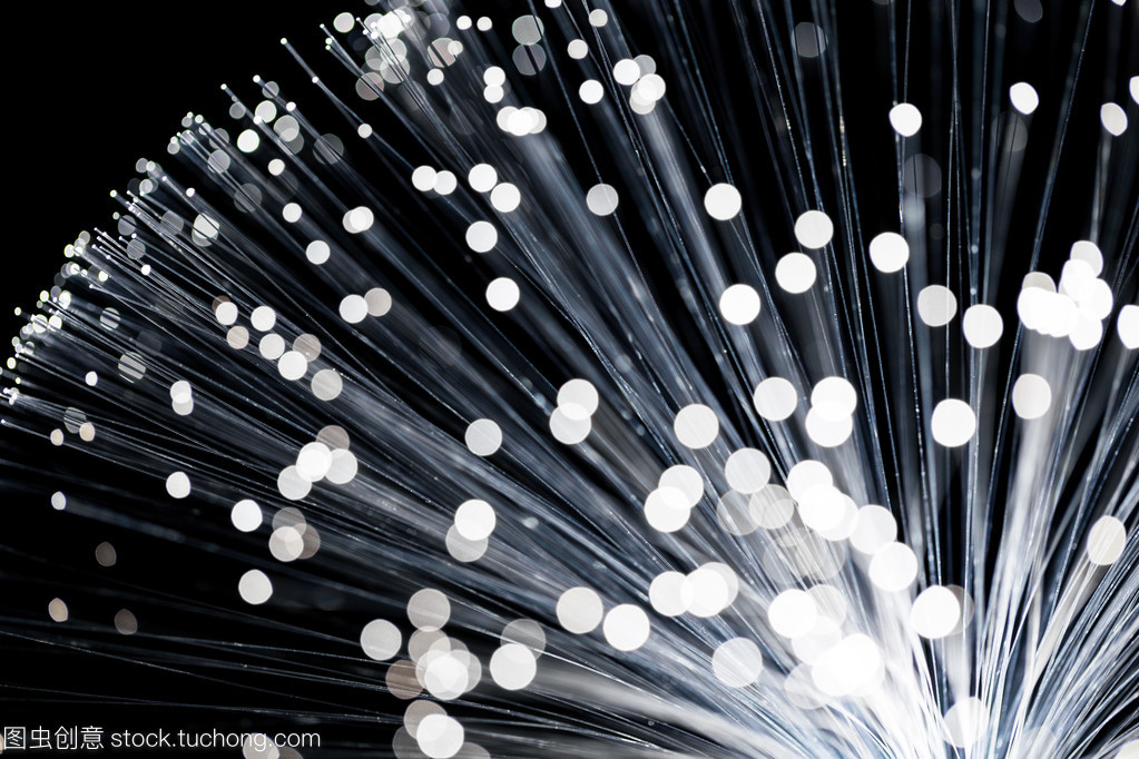 光纖電纜的工作原理及其在現(xiàn)代通信中的應用